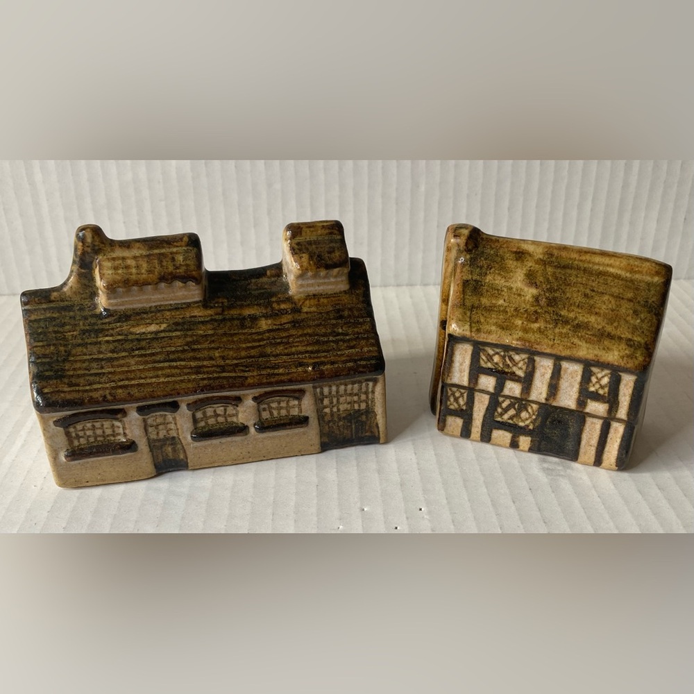 Two Braintree Pottery Houses Cottage Miniature Village Blacksmith UK